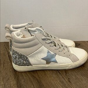 Vintage Havana White and Silver Sneakers